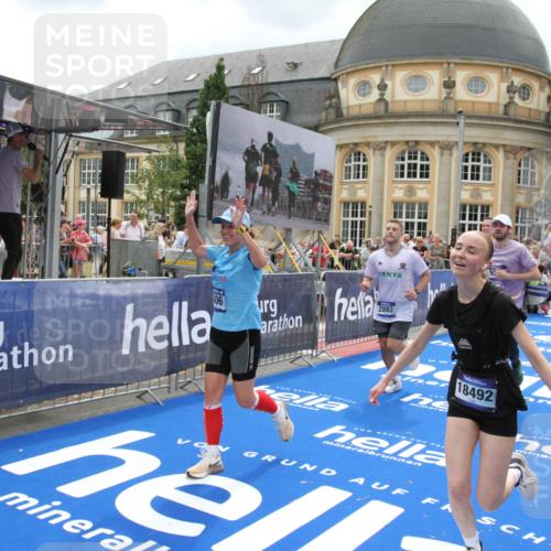 29.06.2025 - hella hamburg halbmarathon Michael Strokosch http://msf.ph/oto/8302619 29.06.2025 10:57:57 Ziel 2025, 2806, 2883, 3093, 3575, 7138, 7159, 7189, 7269, 9820, 10703, 11394, 12523, 13376, 14881, 15349, 16517, 17543, 18492 meine-sportfotos.de