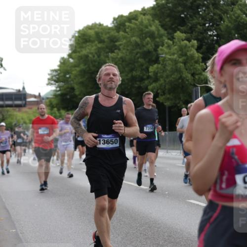 29.06.2025 - hella hamburg halbmarathon Jannik Wohlers http://msf.ph/oto/8302637 29.06.2025 10:37:24 Lombardsbrücke 1475, 1578, 1799, 1985, 2199, 2853, 3230, 3246, 5139, 5522, 5875, 6243, 6362, 7244, 7321, 7350, 7696, 8985, 9247, 9288, 9895, 10159, 10506, 10836, 11087, 11164, 11456, 11457, 11543, 11882, 12242, 12254, 12472, 12824, 13650, 14018, 15002, 15418, 15511, 16211, 16360, 16680, 17389, 17793, 17798, 18317, 18319 meine-sportfotos.de
