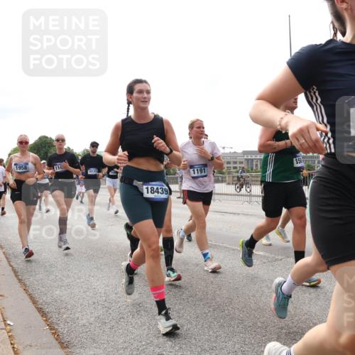 29.06.2025 - hella hamburg halbmarathon Lena Gebhardt http://msf.ph/oto/8302659 29.06.2025 10:21:55 Lombardsbrücke 1958, 114, 10125, 18439, 1191, 150, 7075, 1142, 1003, 1072, 1158, 1191, 1250, 1294, 1401, 1668, 1958, 1963, 2009, 2063, 2172, 2315, 2353, 2514, 2529, 2744, 3050, 3172, 3458, 3606, 3768, 3770, 3825, 3826, 3995, 4046, 4289, 4366, 4375, 4376, 4697, 4786, 5122, 5412, 5641, 5759, 5957, 6086, 6103, 6475, 6676, 6805, 6881, 6977, 7075, 7162, 7612, 7672, 8286, 8431, 8715, 8860, 8896, 8954, 8959, 9002, 9062, 9369, 9483, 9499, 9532, 10374, 10874 meine-sportfotos.de