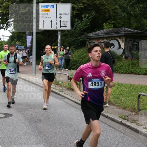 29.06.2025 - hella hamburg halbmarathon Yannick Fuchs http://msf.ph/oto/8302790 29.06.2025 10:50:00 20KM 1130, 1180, 1877, 2378, 2982, 3042, 3048, 4594, 4813, 4951, 5287, 5465, 5721, 5744, 6759, 7646, 7742, 8255, 8311, 8330, 8639, 8863, 9361, 9562, 9622, 11039, 11143, 11309, 11554, 11638, 11870, 12196, 12515, 12858, 13474, 14363, 14461, 15134, 16043, 16375, 16434, 16625, 17468, 17615, 18117, 18125, 18212, 18325, 18340, 18495, 18531, 18634, 18746, 18835, 18966, 19152 meine-sportfotos.de
