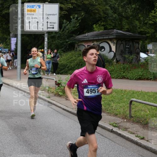 29.06.2025 - hella hamburg halbmarathon Yannick Fuchs http://msf.ph/oto/8302803 29.06.2025 10:50:00 20KM 1130, 1180, 1877, 2378, 2982, 3042, 3048, 4594, 4813, 4951, 5287, 5465, 5721, 5744, 6759, 7646, 7742, 8255, 8311, 8330, 8639, 8863, 9361, 9562, 9622, 11039, 11143, 11309, 11554, 11638, 11870, 12196, 12515, 12858, 13474, 14363, 14461, 15134, 16043, 16375, 16434, 16625, 17468, 17615, 18117, 18125, 18212, 18325, 18340, 18495, 18531, 18634, 18746, 18835, 18966, 19152 meine-sportfotos.de