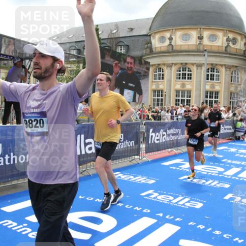 29.06.2025 - hella hamburg halbmarathon Michael Strokosch http://msf.ph/oto/8302806 29.06.2025 10:57:58 Ziel 1200, 2025, 2806, 2883, 3093, 3575, 7138, 7159, 7189, 9820, 11394, 12378, 13376, 13465, 14881, 15349, 16517, 17543, 18492, 18762 meine-sportfotos.de