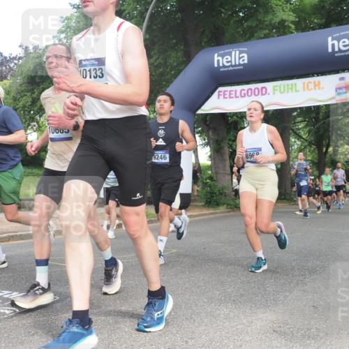 29.06.2025 - hella hamburg halbmarathon KatJ http://msf.ph/oto/8302824 29.06.2025 10:43:31 Zwischen KM18-KM19 1972, 2083, 2250, 2741, 2982, 2996, 4594, 4813, 5492, 7547 meine-sportfotos.de