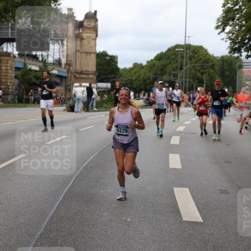 29.06.2025 - hella hamburg halbmarathon Yannick Fuchs http://msf.ph/oto/8302833 29.06.2025 10:37:44 20KM 2653, 3109, 3116, 3124, 3697, 3928, 4080, 4229, 4318, 7026, 7508, 7635, 8664, 9114, 10099, 10237, 10251, 10493, 11177, 12153, 12723, 12776, 13398, 13746, 13807, 14201, 14210, 14484, 14849, 15706, 15851, 15921, 16314, 16338, 16997, 17391, 17403, 18274, 18449, 18987, 19009, 19038, 19051, 19229 meine-sportfotos.de