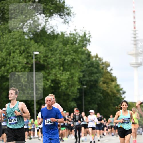 29.06.2025 - hella hamburg halbmarathon Dr. Thomas Lammeyer http://msf.ph/oto/8302855 29.06.2025 10:38:03 Kennedybrücke 1189, 1275, 1764, 1896, 2038, 2526, 2776, 2933, 3264, 3340, 3345, 3848, 4361, 4433, 4445, 4449, 4807, 4824, 4826, 5075, 5096, 5141, 5557, 5561, 5566, 5569, 5691, 5821, 5822, 5887, 6364, 6515, 6516, 6956, 7027, 7565, 7633, 7653, 7982, 8157, 8277, 8349, 8375, 8377, 8383, 8401, 8620, 9258, 9438, 9706, 9799, 9875, 9995, 10048, 10071, 10561, 10800, 11111, 11229, 11237, 11260, 11338 meine-sportfotos.de