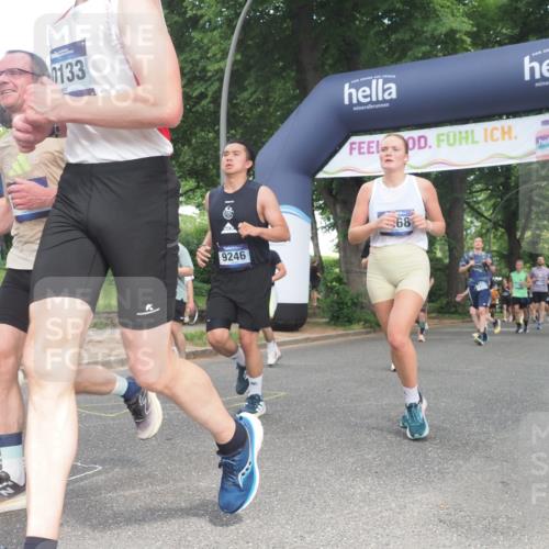 29.06.2025 - hella hamburg halbmarathon KatJ http://msf.ph/oto/8302876 29.06.2025 10:43:31 Zwischen KM18-KM19 1972, 2083, 2250, 2741, 2982, 2996, 4594, 4813, 5492, 7547 meine-sportfotos.de