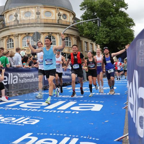 29.06.2025 - hella hamburg halbmarathon Strokosch-Dieckow http://msf.ph/oto/8302886 29.06.2025 10:54:16 Ziel 1267, 1442, 3103, 3177, 3861, 3898, 4635, 6082, 6084, 6443, 6511, 6512, 7274, 8223, 8772, 9791, 11430, 12213, 12362, 13033, 13289, 13794, 13803, 15169, 15524, 15946, 16527, 16574, 16750, 16780, 16879, 17087, 17698, 18268 meine-sportfotos.de