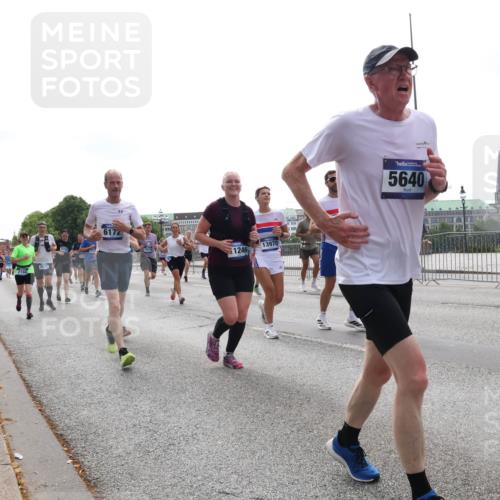 29.06.2025 - hella hamburg halbmarathon Lena Gebhardt http://msf.ph/oto/8302998 29.06.2025 10:37:13 Lombardsbrücke 2031, 6172, 13970, 1246, 5640, 1022, 1118, 1253, 1276, 1337, 1339, 1488, 1490, 1597, 1819, 1952, 1954, 2016, 2031, 2072, 2104, 2272, 2480, 2486, 2552, 2640, 3127, 3165, 3714, 3873, 3895, 4097, 4347, 4618, 4733, 4762, 4996, 5146, 5171, 5186, 5224, 5538, 5560, 5640, 5786, 5789, 5790, 5940, 6172, 6359, 6584, 6804, 6821, 7085, 7202, 7235, 7544, 7707, 7773, 7777, 7823, 8007, 8257, 8258, 8315, 8499, 8758, 8811, 8843, 8936, 8937, 9054, 9055, 9295, 9524 meine-sportfotos.de