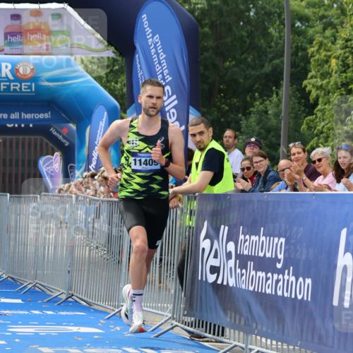 29.06.2025 - hella hamburg halbmarathon Strokosch-Dieckow http://msf.ph/oto/8303001 29.06.2025 10:16:18 Ziel 11409 meine-sportfotos.de