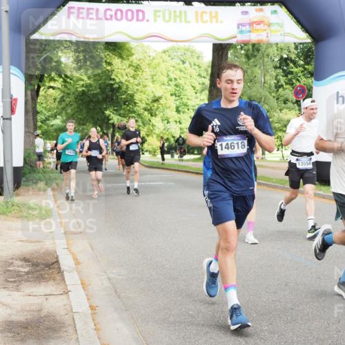 29.06.2025 - hella hamburg halbmarathon MichiJ http://msf.ph/oto/8303003 29.06.2025 10:34:56 Zwischen KM18-KM19 1942, 7480, 7599, 7962, 8852, 9305, 13223, 13554, 14618, 14619, 15026, 17846, 18118, 18797 meine-sportfotos.de