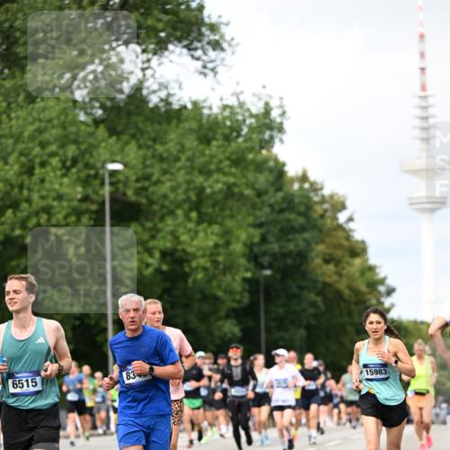 29.06.2025 - hella hamburg halbmarathon Dr. Thomas Lammeyer http://msf.ph/oto/8303007 29.06.2025 10:38:03 Kennedybrücke 1189, 1275, 1764, 1896, 2038, 2526, 2776, 2933, 3264, 3340, 3345, 3848, 4361, 4433, 4445, 4449, 4807, 4824, 4826, 5075, 5096, 5141, 5557, 5561, 5566, 5569, 5691, 5821, 5822, 5887, 6364, 6515, 6516, 6956, 7027, 7565, 7633, 7653, 7982, 8157, 8277, 8349, 8375, 8377, 8383, 8401, 8620, 9258, 9438, 9706, 9799, 9875, 9995, 10048, 10071, 10561, 10800, 11111, 11229, 11237, 11260, 11338 meine-sportfotos.de