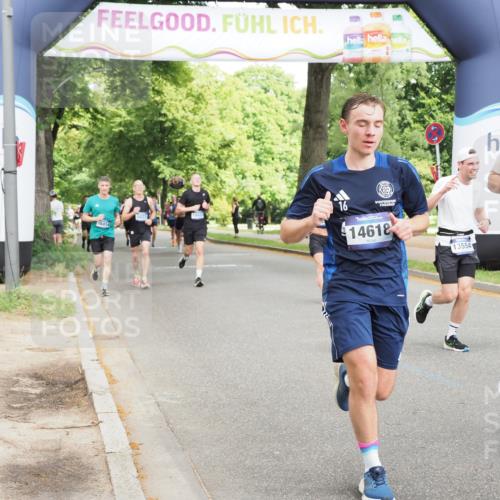 29.06.2025 - hella hamburg halbmarathon MichiJ http://msf.ph/oto/8303029 29.06.2025 10:34:57 Zwischen KM18-KM19 1689, 1942, 5022, 5650, 6203, 7480, 7962, 8852, 9305, 10423, 13223, 13554, 14618, 14619, 15026, 16414, 17846, 18118, 18797 meine-sportfotos.de