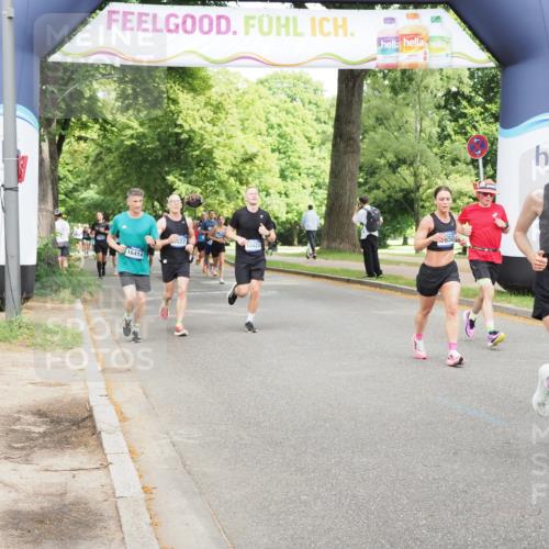 29.06.2025 - hella hamburg halbmarathon MichiJ http://msf.ph/oto/8303074 29.06.2025 10:34:57 Zwischen KM18-KM19 1689, 1942, 5022, 5650, 6203, 7480, 7962, 8852, 9305, 10423, 13223, 13554, 14618, 14619, 15026, 16414, 17846, 18118, 18797 meine-sportfotos.de