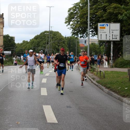29.06.2025 - hella hamburg halbmarathon Yannick Fuchs http://msf.ph/oto/8303081 29.06.2025 10:37:45 20KM 2653, 3109, 3116, 3124, 3697, 3928, 4080, 4229, 4318, 6495, 7026, 7508, 7635, 8664, 9114, 10099, 10237, 10251, 10493, 11177, 12153, 12623, 12657, 12723, 12776, 13398, 13746, 13807, 14201, 14210, 14484, 14849, 15706, 15921, 16314, 16338, 16997, 17391, 17403, 18274, 18449, 19009, 19038, 19051, 19229 meine-sportfotos.de