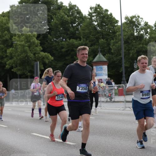29.06.2025 - hella hamburg halbmarathon Jannik Wohlers http://msf.ph/oto/8303112 29.06.2025 10:37:27 Lombardsbrücke 1475, 1578, 1799, 1985, 2199, 2853, 3230, 3246, 3880, 5139, 5522, 5875, 6243, 6362, 6697, 7244, 7321, 7350, 7696, 8985, 9247, 9288, 9895, 10025, 10159, 10836, 11087, 11164, 11421, 11456, 11457, 11479, 11543, 11882, 12242, 12254, 13650, 14018, 15002, 15418, 15511, 16211, 16360, 17389, 17793, 17798, 18317, 18319, 18572 meine-sportfotos.de