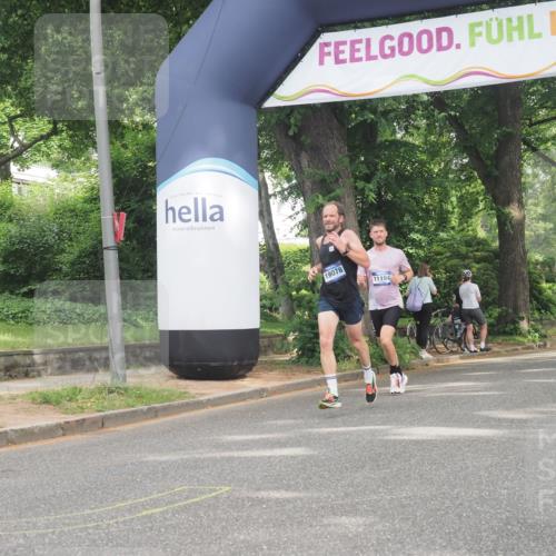 29.06.2025 - hella hamburg halbmarathon KatJ http://msf.ph/oto/8303141 29.06.2025 10:14:12 Zwischen KM18-KM19  meine-sportfotos.de