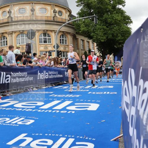 29.06.2025 - hella hamburg halbmarathon Strokosch-Dieckow http://msf.ph/oto/8303161 29.06.2025 10:54:18 Ziel 1267, 1442, 3103, 3177, 3426, 3861, 3898, 4635, 6082, 6084, 6443, 6511, 6512, 7274, 8223, 8772, 11009, 11430, 12213, 12321, 12362, 13033, 13289, 13803, 15169, 15946, 16327, 16527, 16574, 16750, 16780, 16879, 17087, 17698, 18268, 19067 meine-sportfotos.de