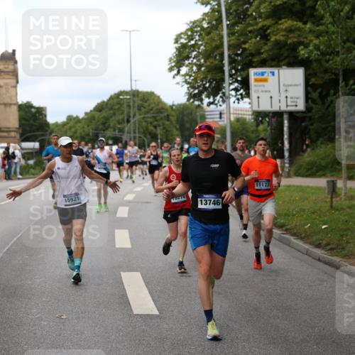 29.06.2025 - hella hamburg halbmarathon Yannick Fuchs http://msf.ph/oto/8303168 29.06.2025 10:37:47 20KM 3109, 3116, 3124, 3697, 3928, 4080, 4229, 4318, 6495, 7026, 7508, 7635, 8664, 9114, 10099, 10237, 10251, 10493, 11177, 11778, 12153, 12623, 12657, 12723, 12776, 13398, 13746, 13807, 14201, 14210, 14484, 14849, 15706, 15921, 16314, 16338, 16997, 17391, 17403, 18274, 18449, 19009, 19038, 19051, 19229 meine-sportfotos.de