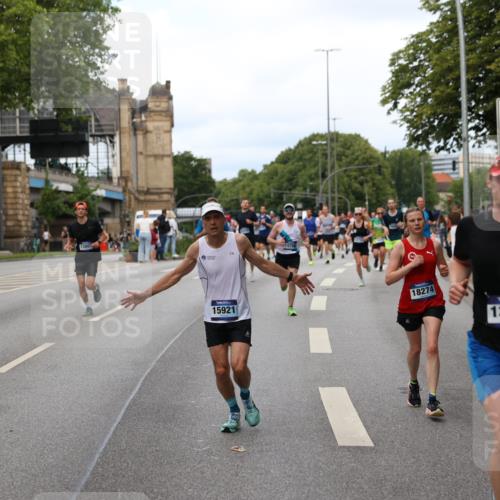 29.06.2025 - hella hamburg halbmarathon Yannick Fuchs http://msf.ph/oto/8303199 29.06.2025 10:37:48 20KM 3109, 3116, 3124, 3697, 3928, 4080, 4318, 6495, 7026, 7185, 7508, 7635, 8664, 9114, 10099, 10237, 10251, 10493, 11177, 11778, 12153, 12623, 12657, 12723, 12776, 13398, 13746, 13807, 13897, 14201, 14210, 14484, 14849, 15706, 15921, 16314, 16338, 16997, 17391, 17403, 18274, 18449, 19009, 19038, 19051, 19229 meine-sportfotos.de