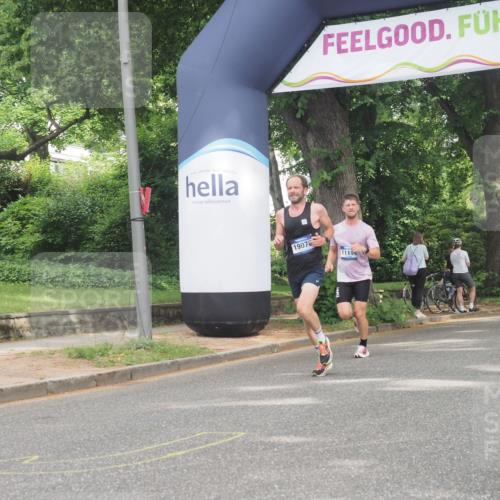 29.06.2025 - hella hamburg halbmarathon KatJ http://msf.ph/oto/8303245 29.06.2025 10:14:13 Zwischen KM18-KM19  meine-sportfotos.de