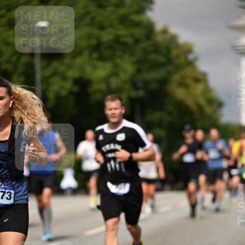 29.06.2025 - hella hamburg halbmarathon Dr. Thomas Lammeyer http://msf.ph/oto/8303248 29.06.2025 10:16:29 Kennedybrücke 1249, 1610, 1785, 1850, 1851, 2963, 2964, 3182, 3248, 3262, 3363, 4453, 4532, 5150, 5166, 5176, 6822, 6871, 7014, 7907, 8917, 8971, 9428, 9705, 10067, 10402, 10409, 10685, 11025 meine-sportfotos.de