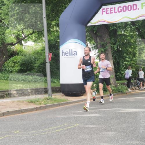 29.06.2025 - hella hamburg halbmarathon KatJ http://msf.ph/oto/8303287 29.06.2025 10:14:13 Zwischen KM18-KM19  meine-sportfotos.de