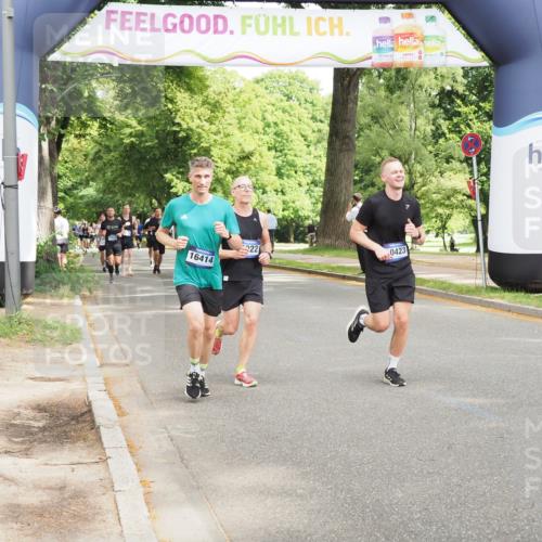 29.06.2025 - hella hamburg halbmarathon MichiJ http://msf.ph/oto/8303316 29.06.2025 10:34:59 Zwischen KM18-KM19 1689, 1942, 5022, 5650, 6203, 7480, 8852, 9305, 10423, 13223, 13554, 14618, 14619, 15026, 16414, 17846, 18118 meine-sportfotos.de