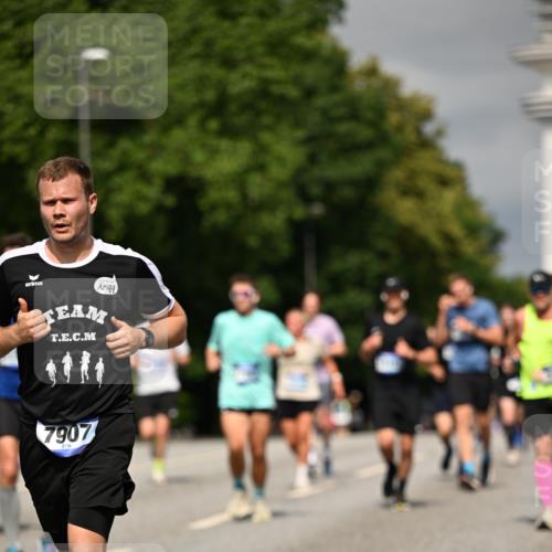 29.06.2025 - hella hamburg halbmarathon Dr. Thomas Lammeyer http://msf.ph/oto/8303354 29.06.2025 10:16:30 Kennedybrücke 1249, 1610, 1785, 1850, 1851, 2942, 2963, 2964, 3182, 3248, 3262, 3363, 4453, 4532, 5150, 5166, 5176, 6822, 6871, 7014, 7907, 8917, 8971, 9428, 9705, 10067, 10402, 10409, 10685, 11025 meine-sportfotos.de
