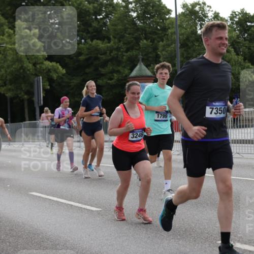 29.06.2025 - hella hamburg halbmarathon Jannik Wohlers http://msf.ph/oto/8303374 29.06.2025 10:37:28 Lombardsbrücke 1475, 1578, 1799, 1985, 2853, 3230, 3246, 3880, 5139, 5522, 5875, 6243, 6362, 6697, 7244, 7321, 7350, 7696, 8985, 9247, 9288, 9895, 10025, 10159, 10836, 11087, 11152, 11164, 11421, 11456, 11457, 11479, 11543, 11882, 12242, 12254, 13650, 14018, 15002, 15329, 15418, 15511, 16211, 16220, 16360, 17389, 17793, 17798, 18317, 18319, 18572, 18937 meine-sportfotos.de