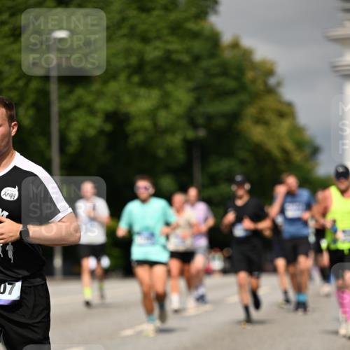 29.06.2025 - hella hamburg halbmarathon Dr. Thomas Lammeyer http://msf.ph/oto/8303387 29.06.2025 10:16:30 Kennedybrücke 1249, 1610, 1785, 1850, 1851, 2942, 2963, 2964, 3182, 3248, 3262, 3363, 4453, 4532, 5150, 5166, 5176, 6822, 6871, 7014, 7907, 8917, 8971, 9428, 9705, 10067, 10402, 10409, 10685, 11025 meine-sportfotos.de