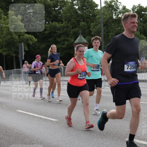 29.06.2025 - hella hamburg halbmarathon Jannik Wohlers http://msf.ph/oto/8303398 29.06.2025 10:37:28 Lombardsbrücke 1475, 1578, 1799, 1985, 2853, 3230, 3246, 3880, 5139, 5522, 5875, 6243, 6362, 6697, 7244, 7321, 7350, 7696, 8985, 9247, 9288, 9895, 10025, 10159, 10836, 11087, 11152, 11164, 11421, 11456, 11457, 11479, 11543, 11882, 12242, 12254, 13650, 14018, 15002, 15329, 15418, 15511, 16211, 16220, 16360, 17389, 17793, 17798, 18317, 18319, 18572, 18937 meine-sportfotos.de