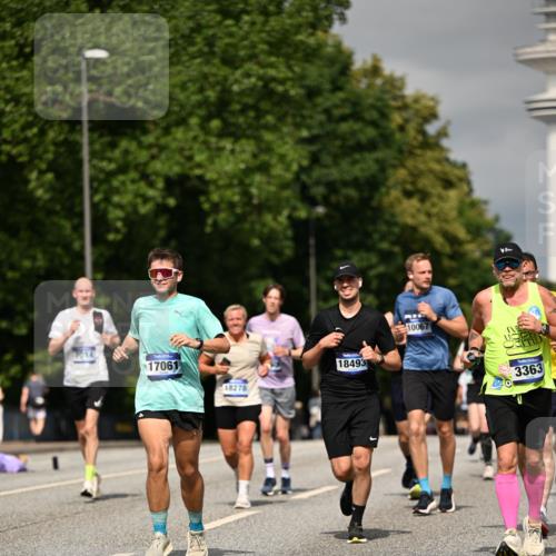 29.06.2025 - hella hamburg halbmarathon Dr. Thomas Lammeyer http://msf.ph/oto/8303493 29.06.2025 10:16:31 Kennedybrücke 1249, 1610, 1785, 1850, 1851, 2942, 2963, 2964, 3182, 3248, 3262, 3363, 4453, 4532, 5150, 5166, 5176, 6822, 7014, 7907, 8917, 8971, 9428, 9705, 10067, 10402, 10409, 10685, 11025 meine-sportfotos.de