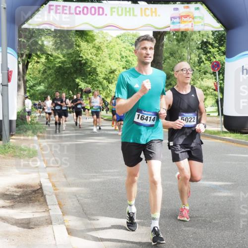 29.06.2025 - hella hamburg halbmarathon MichiJ http://msf.ph/oto/8303494 29.06.2025 10:35:00 Zwischen KM18-KM19 1689, 1942, 5022, 5650, 6203, 7480, 8852, 9305, 10423, 13554, 14618, 14619, 15026, 16414, 17846, 18118 meine-sportfotos.de