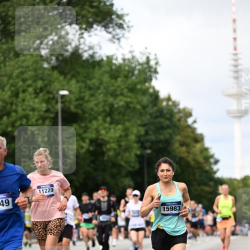 29.06.2025 - hella hamburg halbmarathon Dr. Thomas Lammeyer http://msf.ph/oto/8303574 29.06.2025 10:38:05 Kennedybrücke 1189, 1275, 1764, 1896, 2038, 2526, 2933, 3264, 3340, 3345, 3848, 4433, 4445, 4449, 4807, 4824, 4826, 5096, 5141, 5557, 5561, 5566, 5569, 5691, 5821, 5822, 5887, 6364, 6515, 6516, 6956, 7027, 7565, 7633, 7653, 7982, 8157, 8277, 8349, 8375, 8377, 8383, 8401, 8620, 9258, 9438, 9875, 9995, 10048, 10071, 10561, 10564, 10800, 11111, 11229, 11237, 11338 meine-sportfotos.de