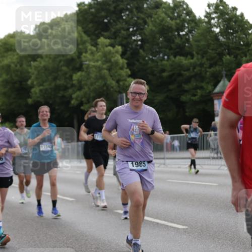29.06.2025 - hella hamburg halbmarathon Jannik Wohlers http://msf.ph/oto/8303639 29.06.2025 10:37:29 Lombardsbrücke 1475, 1578, 1799, 1985, 2853, 3230, 3246, 3880, 5139, 5522, 6243, 6362, 6697, 7244, 7321, 7350, 7696, 8198, 8199, 8985, 9247, 9288, 9895, 10025, 10159, 10836, 11087, 11152, 11164, 11421, 11456, 11457, 11479, 11543, 11882, 12242, 12254, 12997, 13650, 14018, 15002, 15329, 15418, 15511, 15762, 16211, 16220, 16360, 17389, 17793, 18317, 18319, 18572, 18937 meine-sportfotos.de