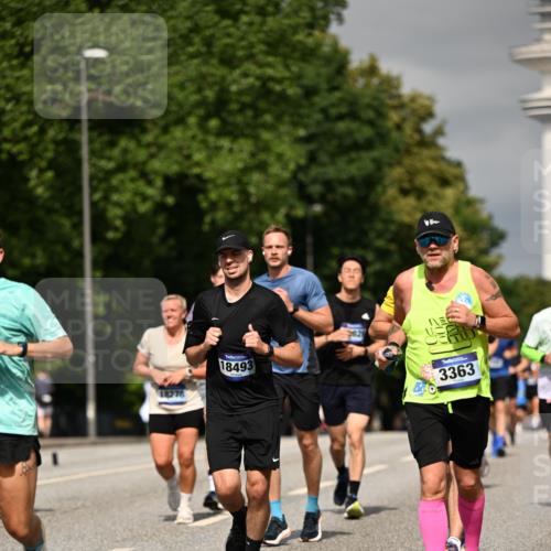 29.06.2025 - hella hamburg halbmarathon Dr. Thomas Lammeyer http://msf.ph/oto/8303673 29.06.2025 10:16:32 Kennedybrücke 1249, 1610, 1785, 1850, 1851, 2531, 2942, 2963, 2964, 3182, 3248, 3363, 4453, 4532, 5150, 5166, 5176, 6822, 7014, 7907, 8405, 8917, 8971, 9428, 9705, 10067, 10402, 10409, 10685, 11025 meine-sportfotos.de