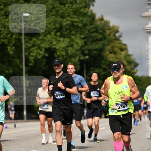 29.06.2025 - hella hamburg halbmarathon Dr. Thomas Lammeyer http://msf.ph/oto/8303682 29.06.2025 10:16:33 Kennedybrücke 1610, 1785, 1851, 2531, 2942, 2963, 2964, 3363, 4453, 4532, 5150, 5166, 6822, 7014, 7907, 8398, 8405, 8917, 8971, 9428, 9705, 10067, 10402, 10409, 10685, 11025 meine-sportfotos.de
