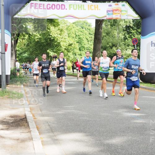 29.06.2025 - hella hamburg halbmarathon MichiJ http://msf.ph/oto/8303698 29.06.2025 10:35:03 Zwischen KM18-KM19 1689, 5022, 5650, 6203, 7480, 9051, 10423, 13554, 14594, 16089, 16414, 17229, 17632, 18963 meine-sportfotos.de