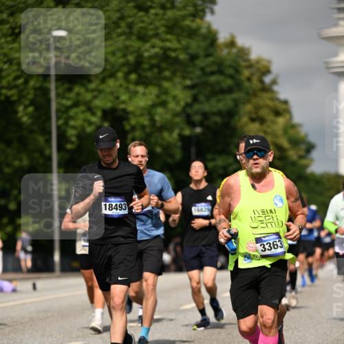 29.06.2025 - hella hamburg halbmarathon Dr. Thomas Lammeyer http://msf.ph/oto/8303704 29.06.2025 10:16:33 Kennedybrücke 1610, 1785, 1851, 2531, 2942, 2963, 2964, 3363, 4453, 4532, 5150, 5166, 6822, 7014, 7907, 8398, 8405, 8917, 8971, 9428, 9705, 10067, 10402, 10409, 10685, 11025 meine-sportfotos.de