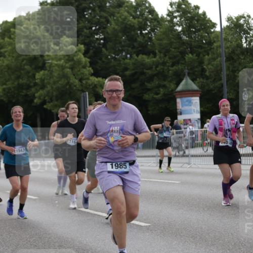 29.06.2025 - hella hamburg halbmarathon Jannik Wohlers http://msf.ph/oto/8303761 29.06.2025 10:37:29 Lombardsbrücke 1475, 1578, 1799, 1985, 2853, 3230, 3246, 3880, 5139, 5522, 6243, 6362, 6697, 7244, 7321, 7350, 7696, 8198, 8199, 8985, 9247, 9288, 9895, 10025, 10159, 10836, 11087, 11152, 11164, 11421, 11456, 11457, 11479, 11543, 11882, 12242, 12254, 12997, 13650, 14018, 15002, 15329, 15418, 15511, 15762, 16211, 16220, 16360, 17389, 17793, 18317, 18319, 18572, 18937 meine-sportfotos.de