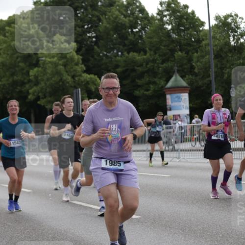 29.06.2025 - hella hamburg halbmarathon Jannik Wohlers http://msf.ph/oto/8303794 29.06.2025 10:37:30 Lombardsbrücke 1475, 1578, 1799, 1985, 2853, 3230, 3246, 3880, 4921, 5139, 5522, 6362, 6697, 7244, 7321, 7350, 7629, 7696, 8198, 8199, 8985, 9247, 9288, 9895, 10025, 10159, 10836, 11087, 11152, 11164, 11421, 11456, 11457, 11479, 11543, 11882, 12242, 12997, 13650, 14018, 15002, 15329, 15418, 15511, 15762, 16211, 16220, 16360, 17389, 17793, 18317, 18319, 18572, 18937 meine-sportfotos.de
