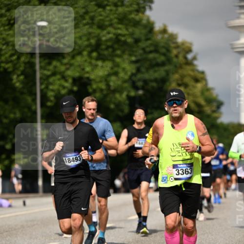 29.06.2025 - hella hamburg halbmarathon Dr. Thomas Lammeyer http://msf.ph/oto/8303843 29.06.2025 10:16:33 Kennedybrücke 1610, 1785, 1851, 2531, 2942, 2963, 2964, 3363, 4453, 4532, 5150, 5166, 6822, 7014, 7907, 8398, 8405, 8917, 8971, 9428, 9705, 10067, 10402, 10409, 10685, 11025 meine-sportfotos.de