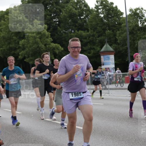 29.06.2025 - hella hamburg halbmarathon Jannik Wohlers http://msf.ph/oto/8303869 29.06.2025 10:37:30 Lombardsbrücke 1475, 1578, 1799, 1985, 2853, 3230, 3246, 3880, 4921, 5139, 5522, 6362, 6697, 7244, 7321, 7350, 7629, 7696, 8198, 8199, 8985, 9247, 9288, 9895, 10025, 10159, 10836, 11087, 11152, 11164, 11421, 11456, 11457, 11479, 11543, 11882, 12242, 12997, 13650, 14018, 15002, 15329, 15418, 15511, 15762, 16211, 16220, 16360, 17389, 17793, 18317, 18319, 18572, 18937 meine-sportfotos.de