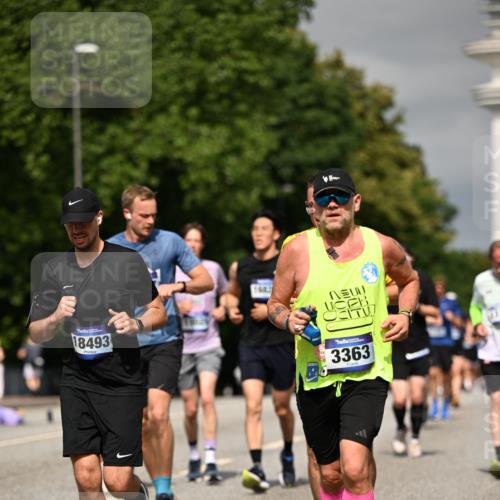 29.06.2025 - hella hamburg halbmarathon Dr. Thomas Lammeyer http://msf.ph/oto/8303893 29.06.2025 10:16:34 Kennedybrücke 1610, 1785, 1851, 2531, 2942, 2963, 2964, 3360, 3363, 4532, 5150, 5166, 7014, 7907, 8398, 8405, 8917, 8971, 9428, 9705, 10067, 10402, 10409, 10685, 11025 meine-sportfotos.de