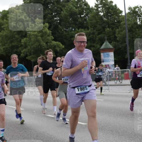29.06.2025 - hella hamburg halbmarathon Jannik Wohlers http://msf.ph/oto/8303908 29.06.2025 10:37:30 Lombardsbrücke 1475, 1578, 1799, 1985, 2853, 3230, 3246, 3880, 4921, 5139, 5522, 6362, 6697, 7244, 7321, 7350, 7629, 7696, 8198, 8199, 8985, 9247, 9288, 9895, 10025, 10159, 10836, 11087, 11152, 11164, 11421, 11456, 11457, 11479, 11543, 11882, 12242, 12997, 13650, 14018, 15002, 15329, 15418, 15511, 15762, 16211, 16220, 16360, 17389, 17793, 18317, 18319, 18572, 18937 meine-sportfotos.de