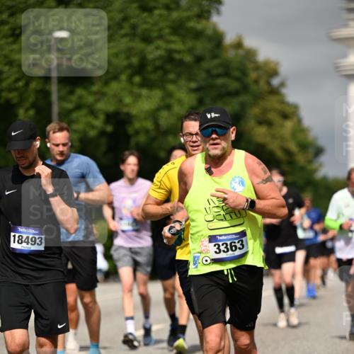 29.06.2025 - hella hamburg halbmarathon Dr. Thomas Lammeyer http://msf.ph/oto/8304062 29.06.2025 10:16:34 Kennedybrücke 1610, 1785, 1851, 2531, 2942, 2963, 2964, 3360, 3363, 4532, 5150, 5166, 7014, 7907, 8398, 8405, 8917, 8971, 9428, 9705, 10067, 10402, 10409, 10685, 11025 meine-sportfotos.de