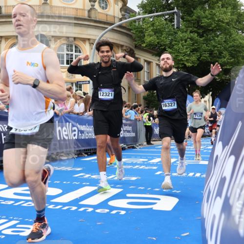 29.06.2025 - hella hamburg halbmarathon Strokosch-Dieckow http://msf.ph/oto/8304070 29.06.2025 10:54:27 Ziel 1267, 1442, 2474, 3426, 3794, 4635, 4868, 5259, 6511, 6512, 7129, 8772, 8798, 11009, 11797, 11799, 12321, 12362, 12607, 13289, 15146, 15946, 16327, 17698, 18268, 19067 meine-sportfotos.de