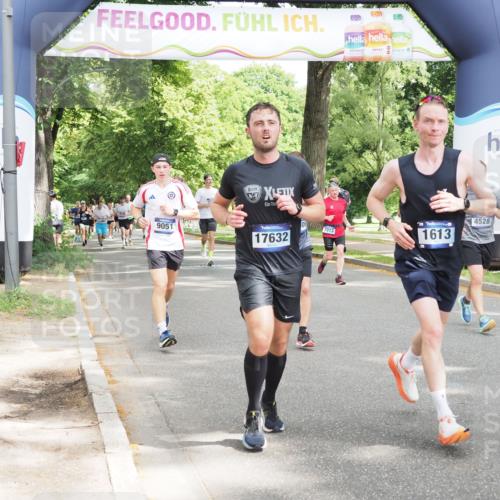 29.06.2025 - hella hamburg halbmarathon MichiJ http://msf.ph/oto/8304076 29.06.2025 10:35:06 Zwischen KM18-KM19 1613, 2213, 2274, 4528, 9051, 14594, 15309, 16089, 17229, 17632, 18882, 18963 meine-sportfotos.de