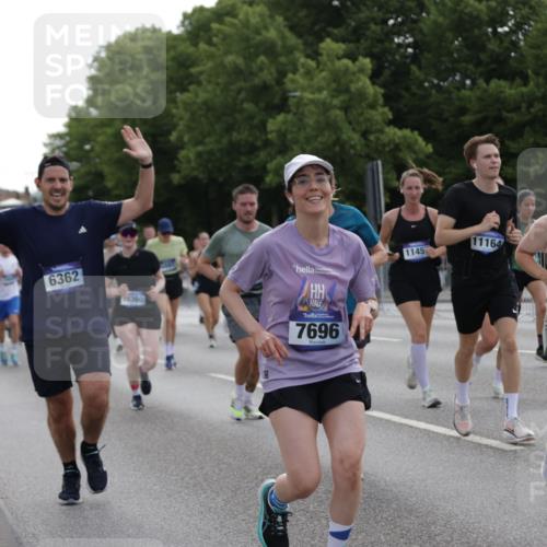 29.06.2025 - hella hamburg halbmarathon Jannik Wohlers http://msf.ph/oto/8304120 29.06.2025 10:37:30 Lombardsbrücke 1475, 1578, 1799, 1985, 2853, 3230, 3246, 3880, 4921, 5139, 5522, 6362, 6697, 7244, 7321, 7350, 7629, 7696, 8198, 8199, 8985, 9247, 9288, 9895, 10025, 10159, 10836, 11087, 11152, 11164, 11421, 11456, 11457, 11479, 11543, 11882, 12242, 12997, 13650, 14018, 15002, 15329, 15418, 15511, 15762, 16211, 16220, 16360, 17389, 17793, 18317, 18319, 18572, 18937 meine-sportfotos.de