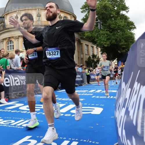 29.06.2025 - hella hamburg halbmarathon Strokosch-Dieckow http://msf.ph/oto/8304127 29.06.2025 10:54:28 Ziel 1442, 2474, 3426, 3794, 4635, 4868, 5259, 6511, 6512, 7129, 8772, 8798, 10040, 10368, 10376, 11009, 11797, 11799, 12321, 12362, 12607, 15146, 16327, 19067 meine-sportfotos.de